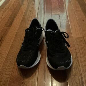 Women’s New Balance Pesu Black Tennis Shoes Size 10